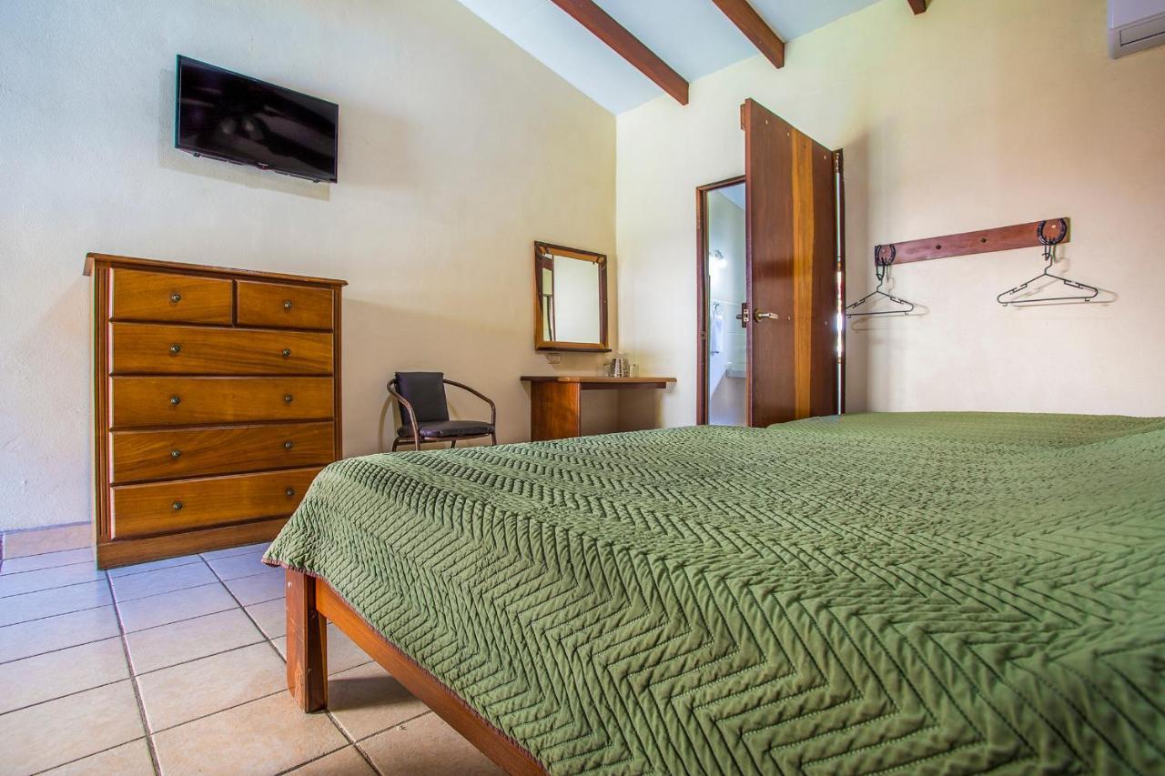 Hotel La Hacienda Quesada  المظهر الخارجي الصورة